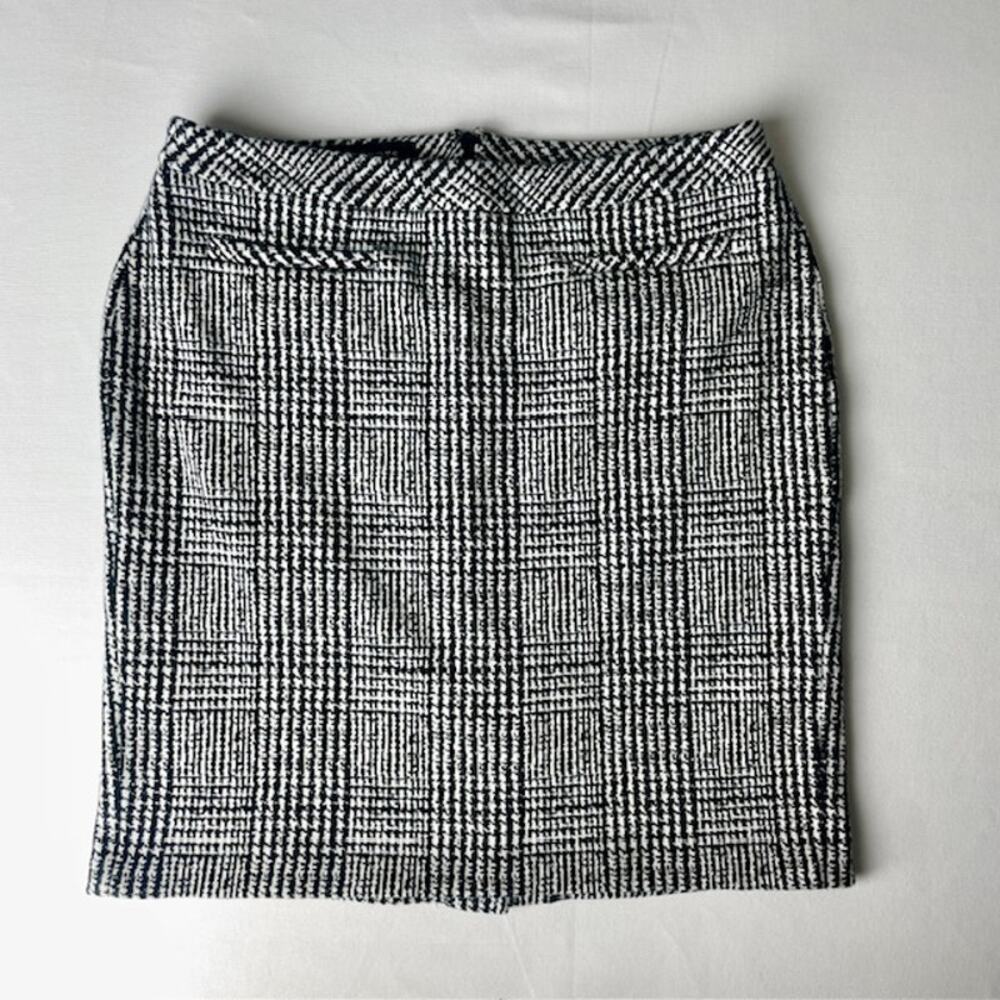 Talbots Petite Black White Tweed Plaid Pencil Skirt Career Classic 8P Academia